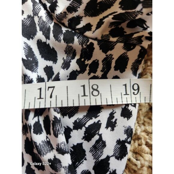 F31 Notations leopard print blouse petite - Picture 11 of 11